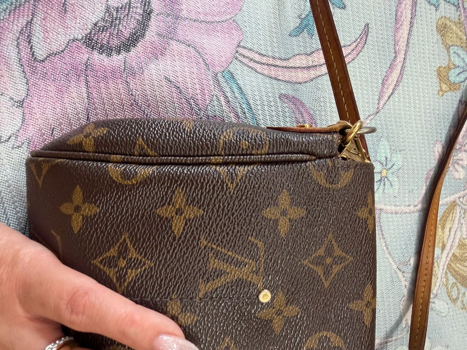 Louis Vuitton Monogram Favorite Mm Flap Clutch Sling Crossbody