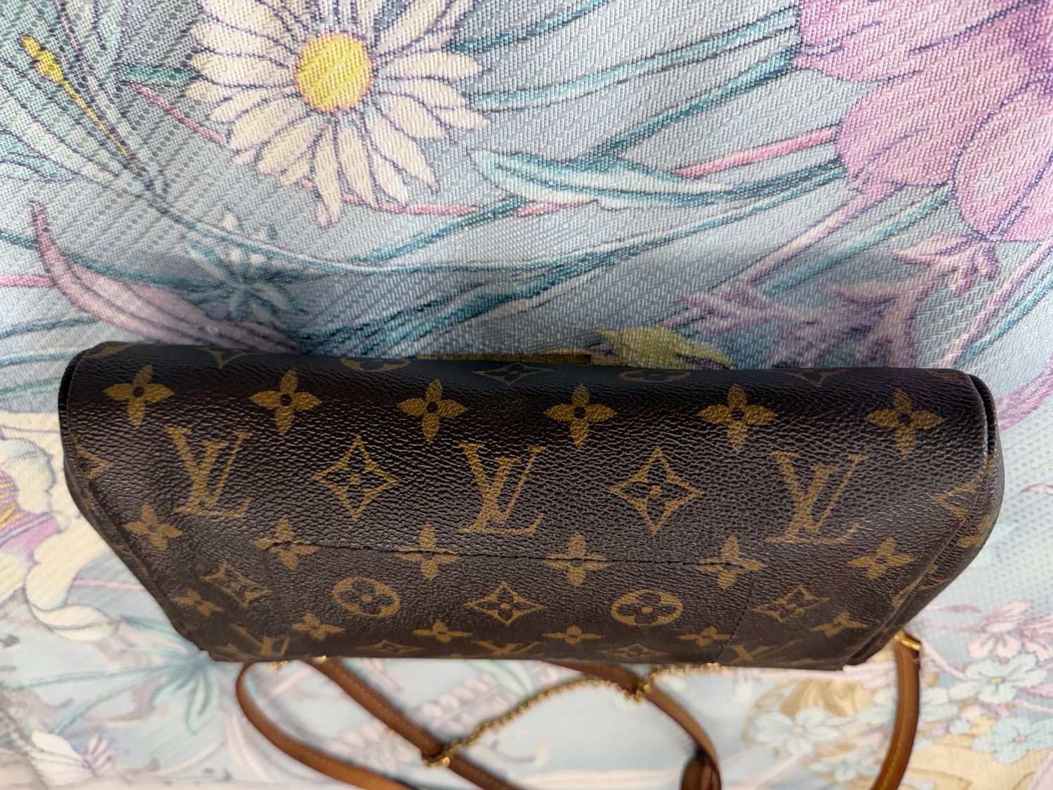 Louis Vuitton Monogram Favorite Mm Flap Clutch Sling Crossbody