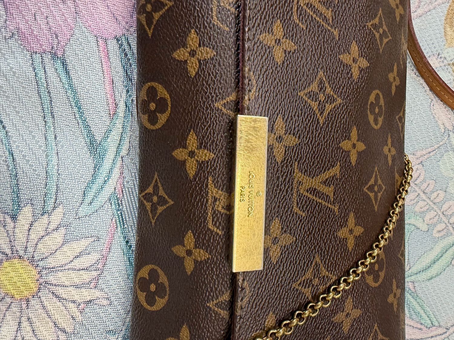Louis Vuitton Monogram Favorite Mm Flap Clutch Sling Crossbody