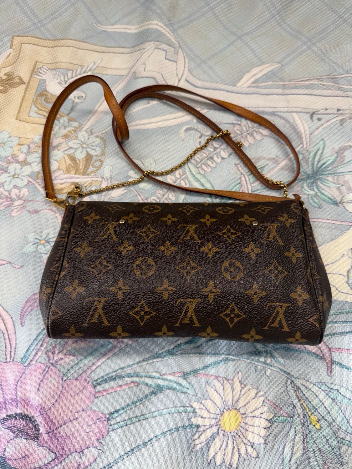 Louis Vuitton Monogram Favorite Mm Flap Clutch Sling Crossbody