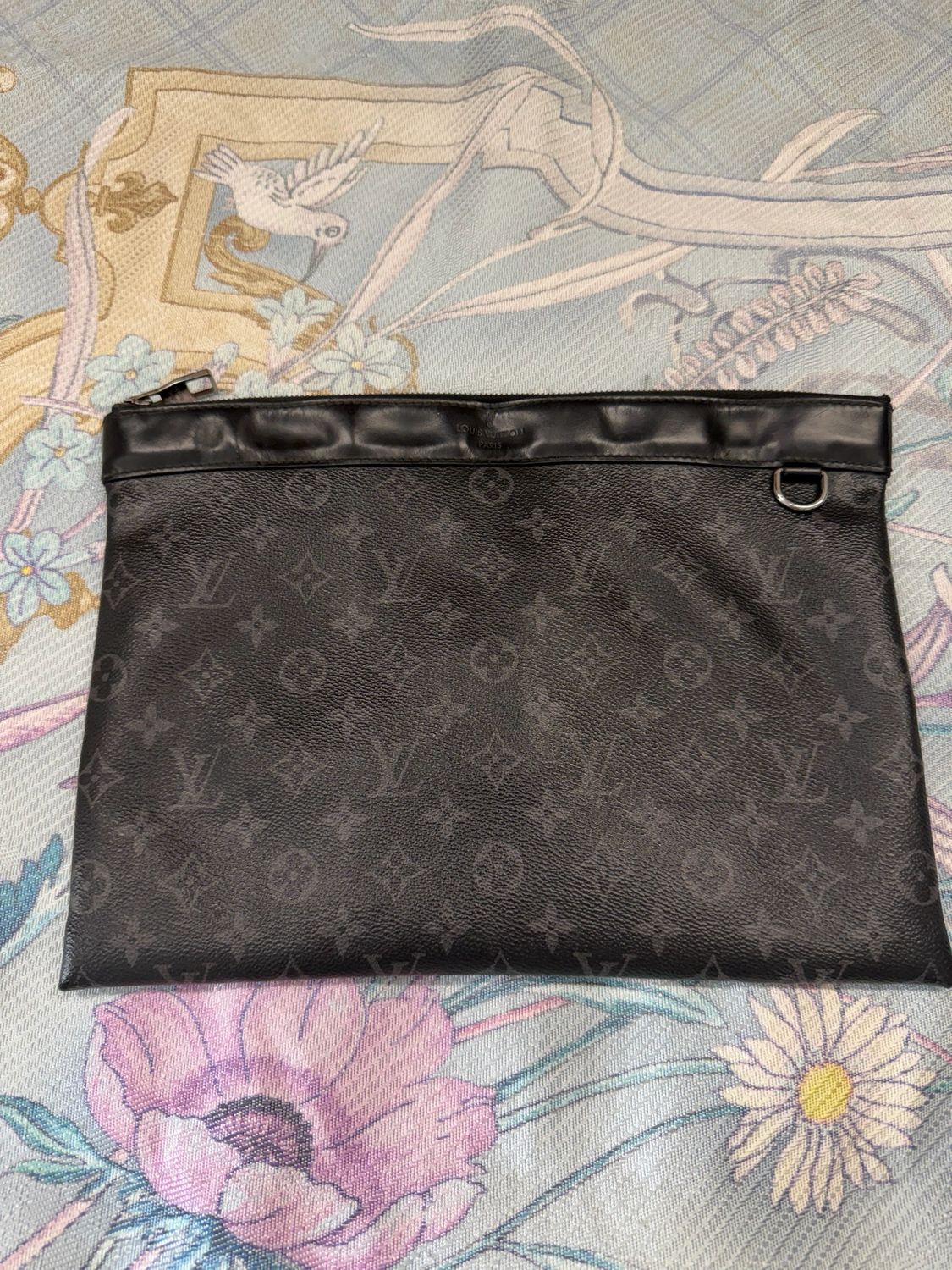 Louis Vuitton Eclipse Monogram Gm Discovery Pochette Clutch