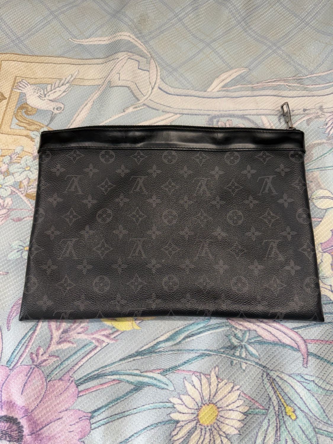 Louis Vuitton Eclipse Monogram Gm Discovery Pochette Clutch