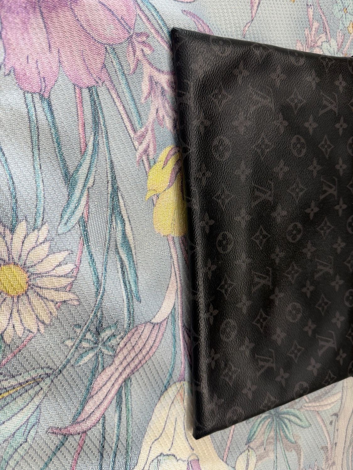 Louis Vuitton Eclipse Monogram Gm Discovery Pochette Clutch