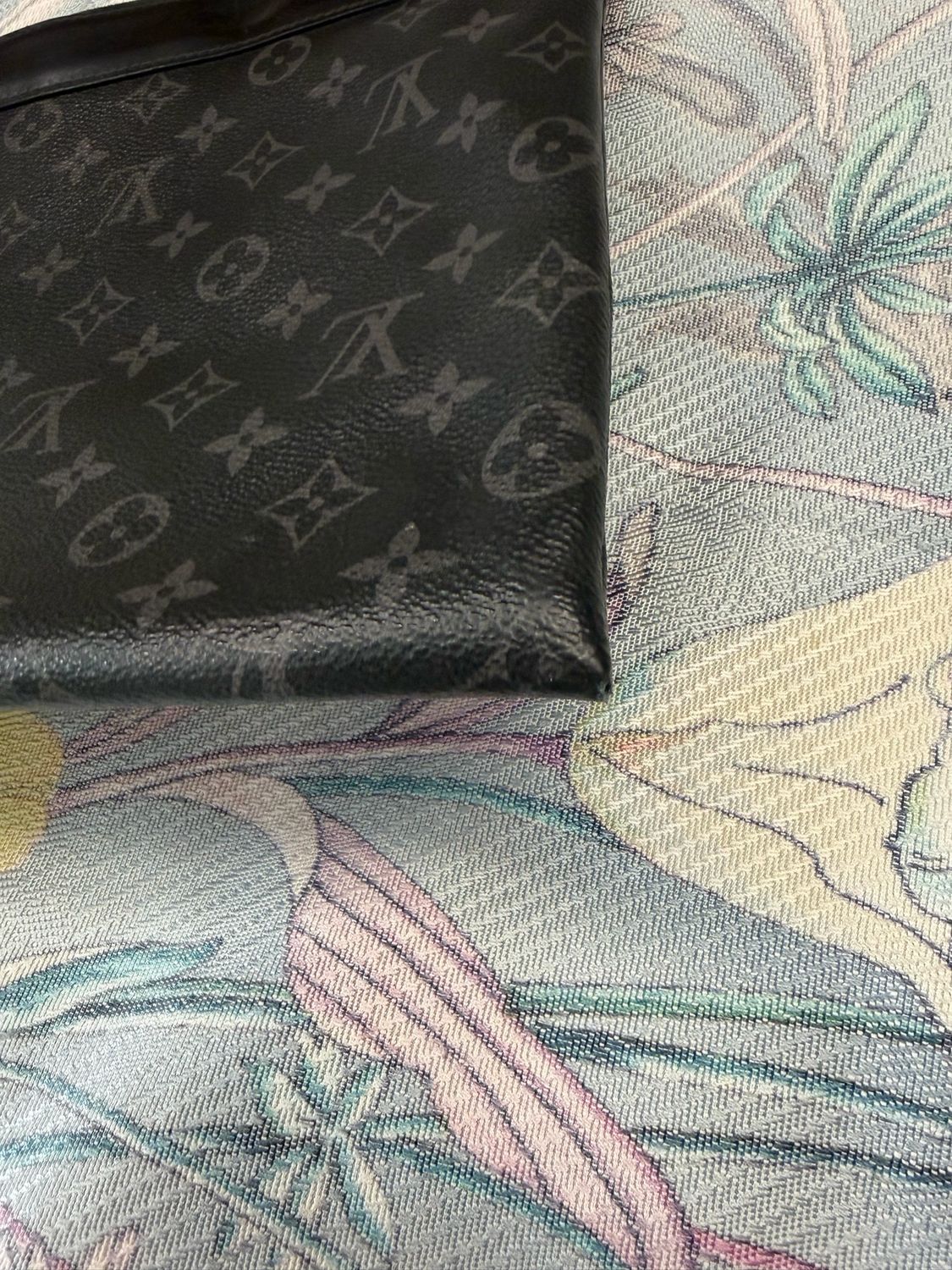 Louis Vuitton Eclipse Monogram Gm Discovery Pochette Clutch