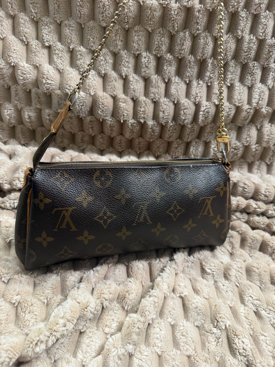 Louis Vuitton Monogram Eva Pochette Shoulder Clutch