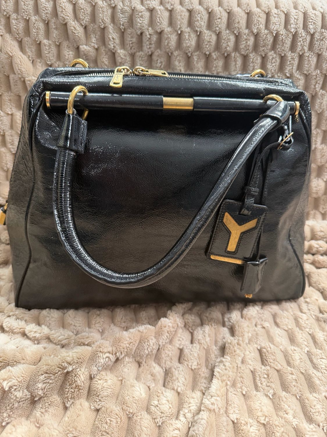 Yves Saint Laurent Patent Majorelle Tote Shoulder in Black