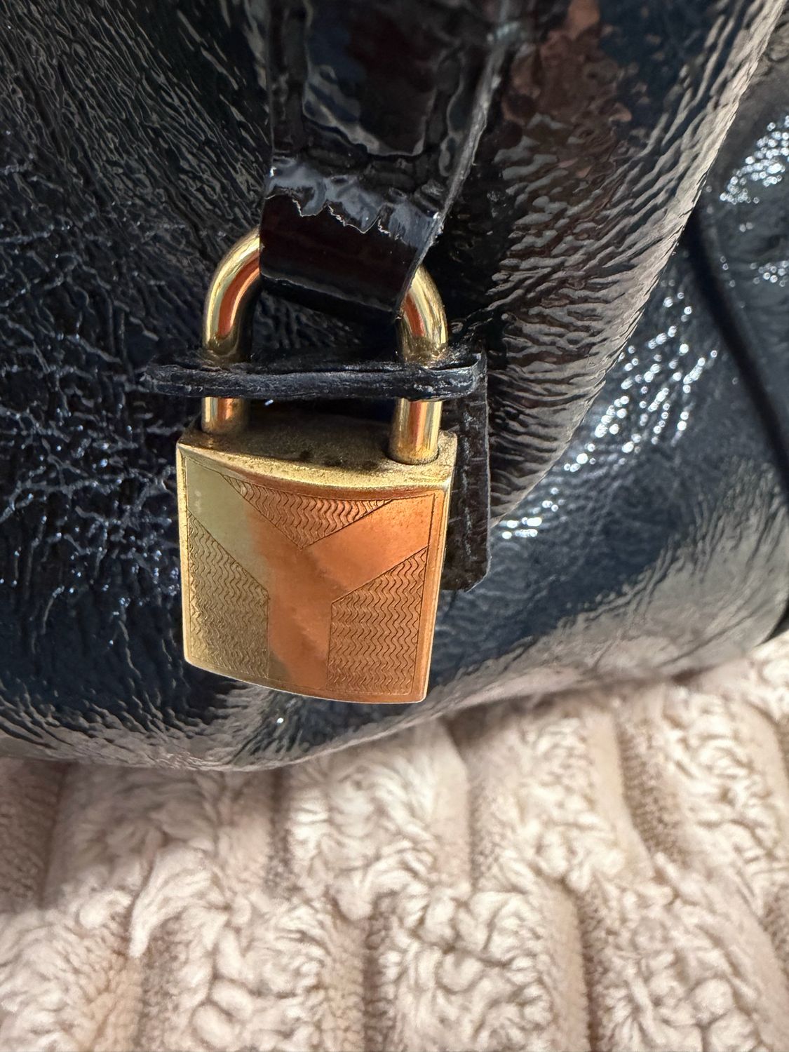 Yves Saint Laurent Patent Majorelle Tote Shoulder in Black