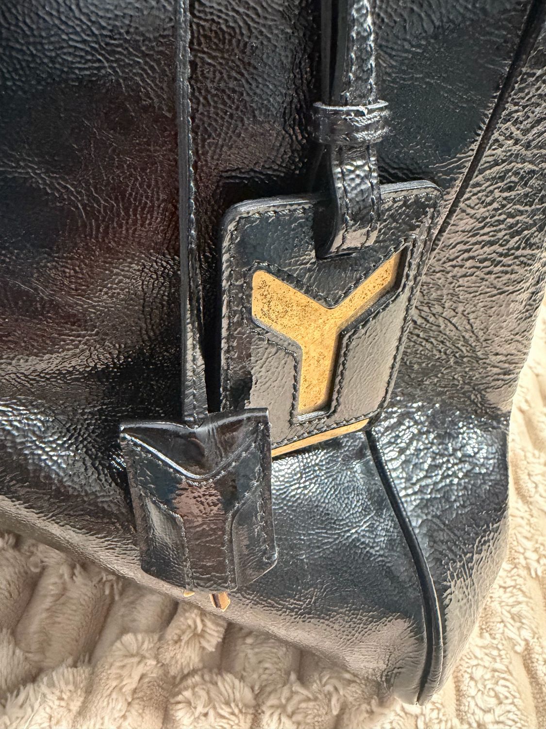 Yves Saint Laurent Patent Majorelle Tote Shoulder in Black