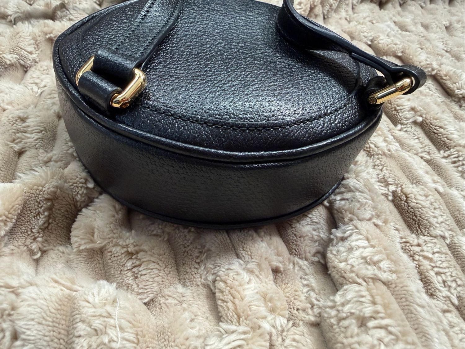 Gucci Ophidia Web Round Textured Calfskin in Black