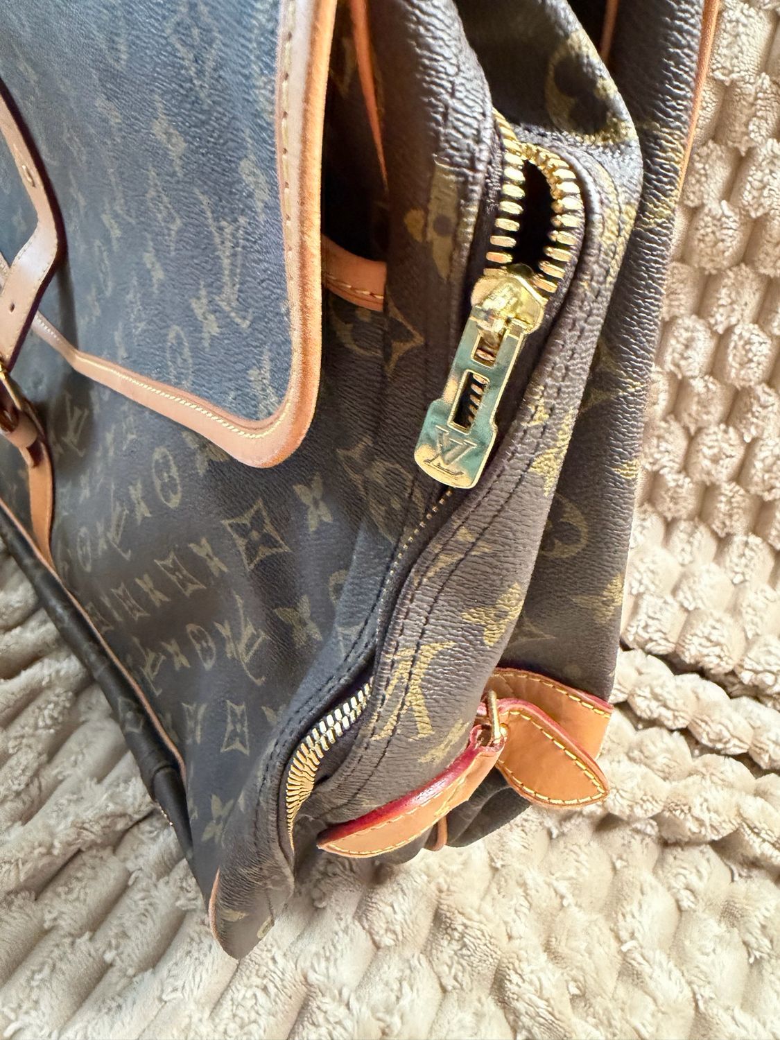 Louis Vuitton Monogram Sac Chasse Hunting Bag