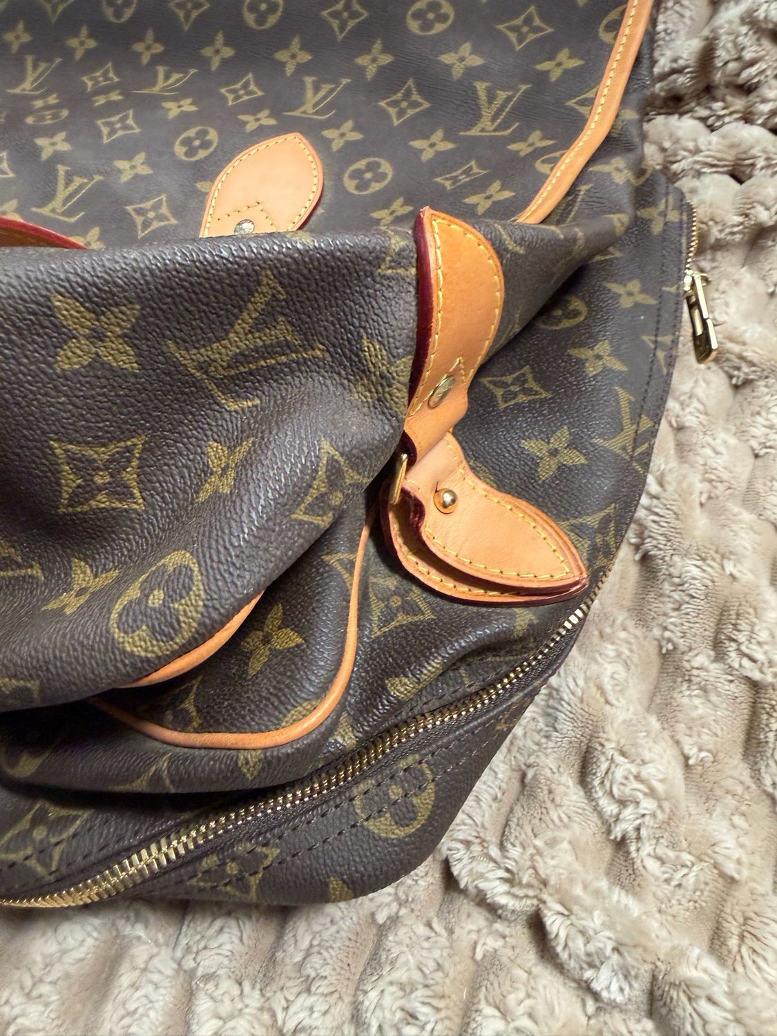 Louis Vuitton Monogram Sac Chasse Hunting Bag