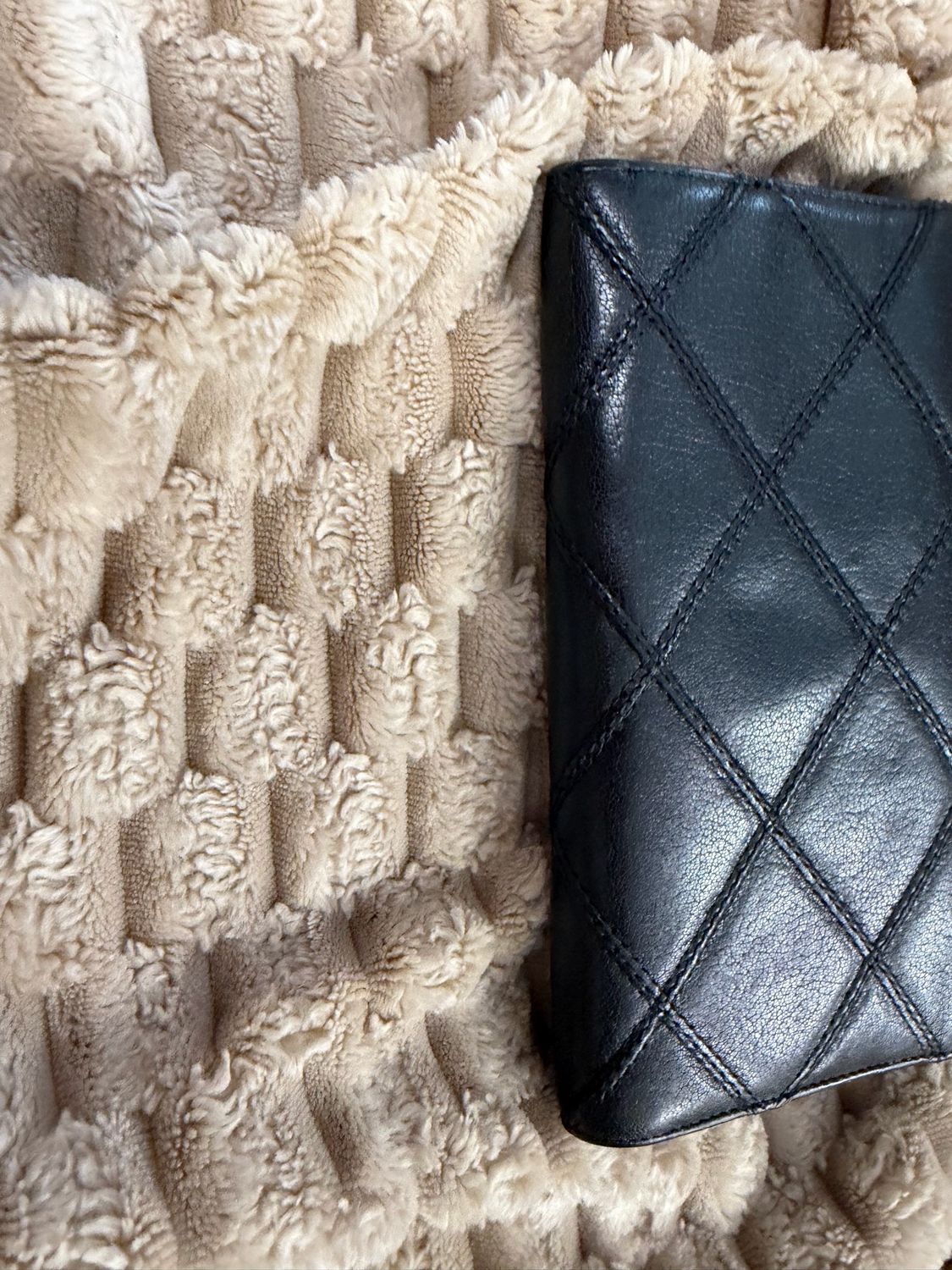 Yves Saint Laurent Flap Wallet Quilted in Black