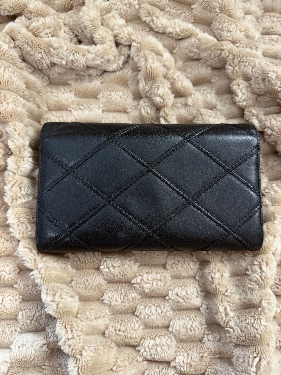 Yves Saint Laurent Flap Wallet Quilted in Black
