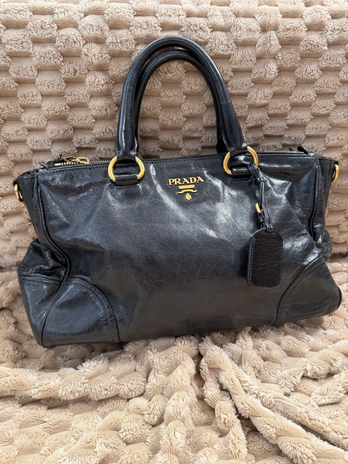 Prada Vitello Shine Convertible Tote Shoulder in Black