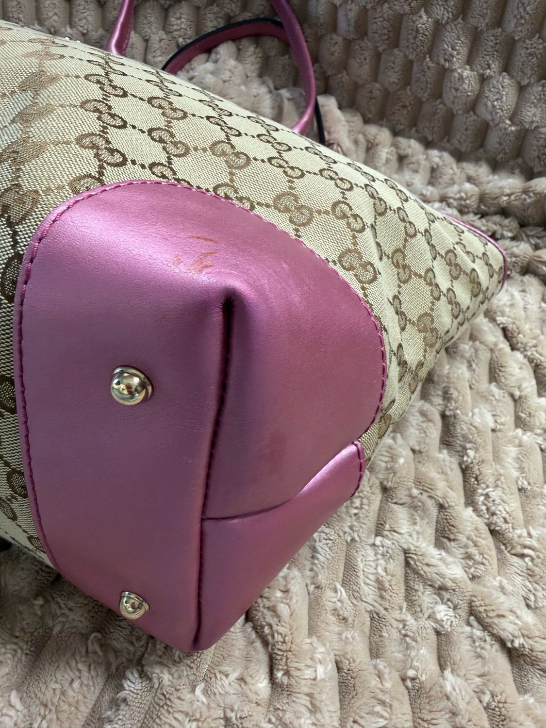 Gucci Monogram Canvas Heart Bit Tote in Pink