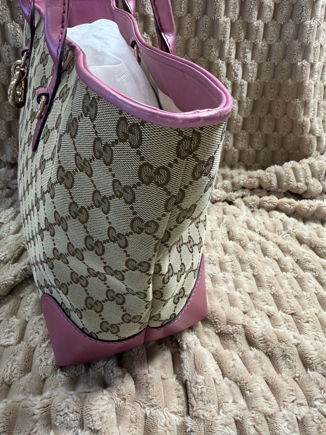 Gucci Monogram Canvas Heart Bit Tote in Pink
