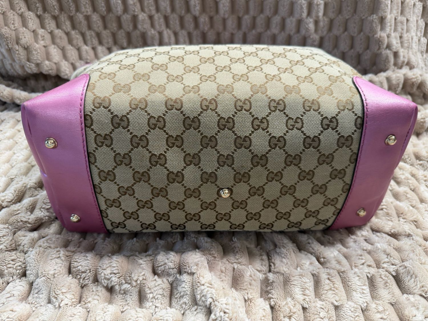 Gucci Monogram Canvas Heart Bit Tote in Pink