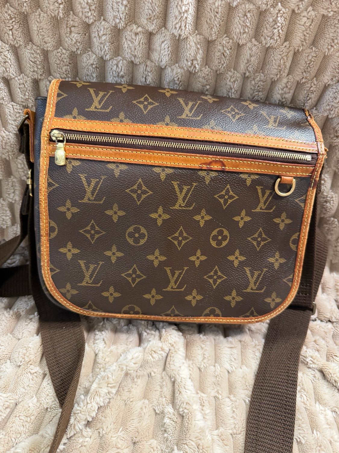 Louis Vuitton Monogram Bosphore Messenger Sling