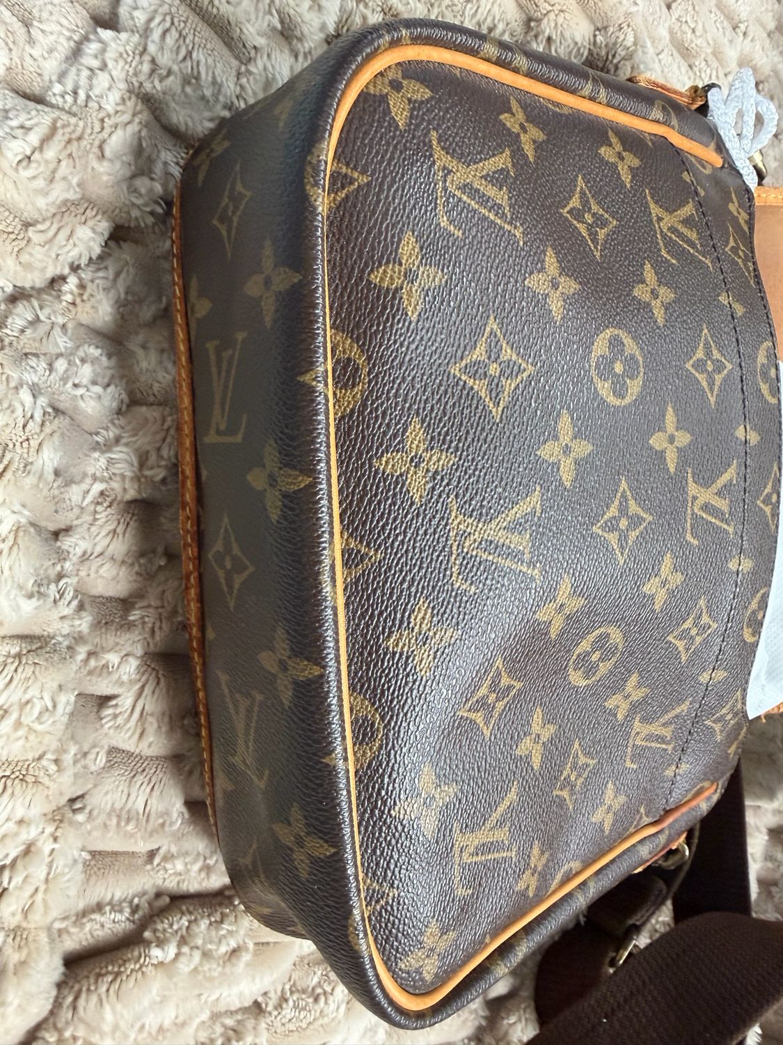 Louis Vuitton Monogram Bosphore Messenger Sling