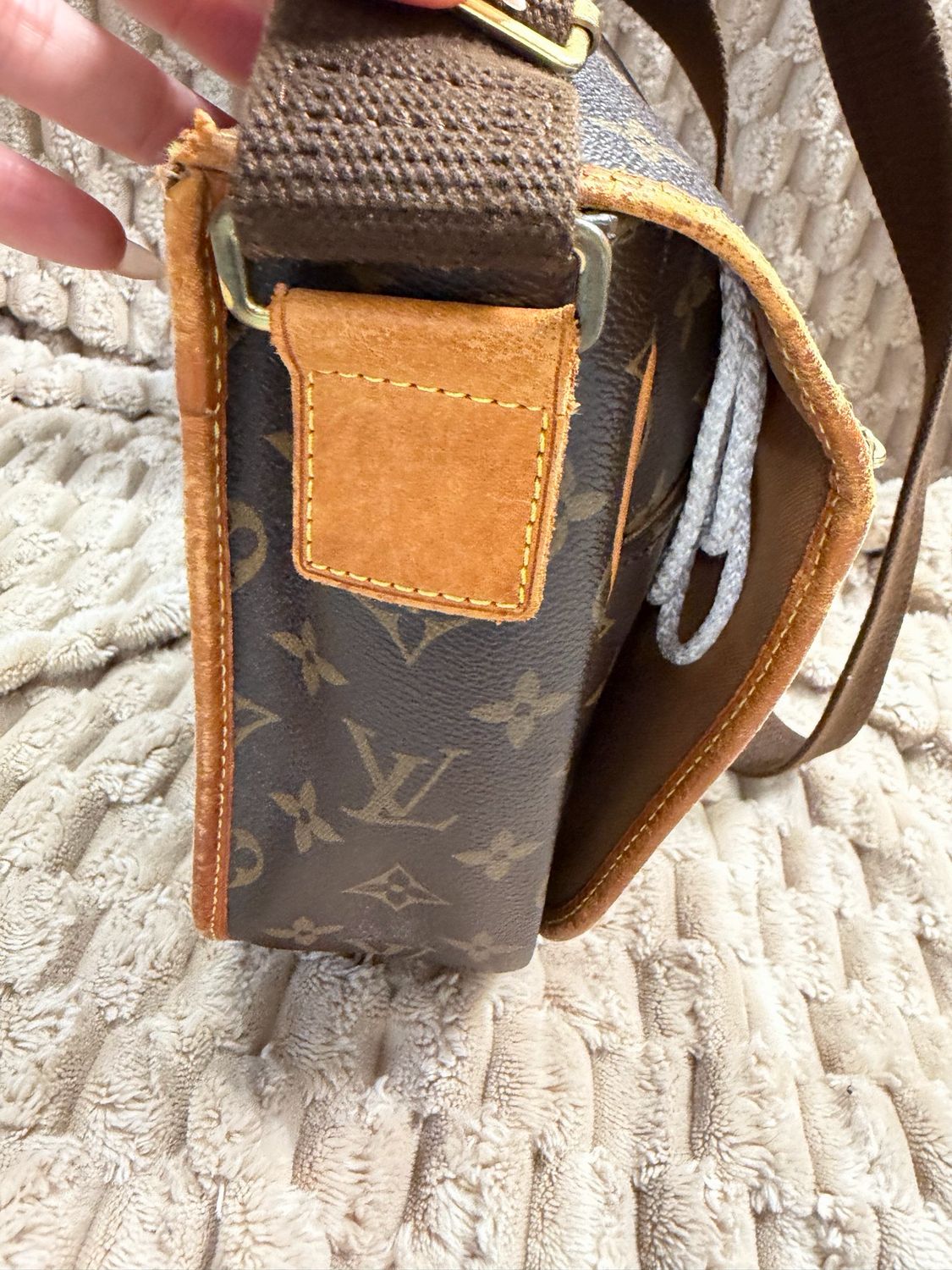 Louis Vuitton Monogram Bosphore Messenger Sling