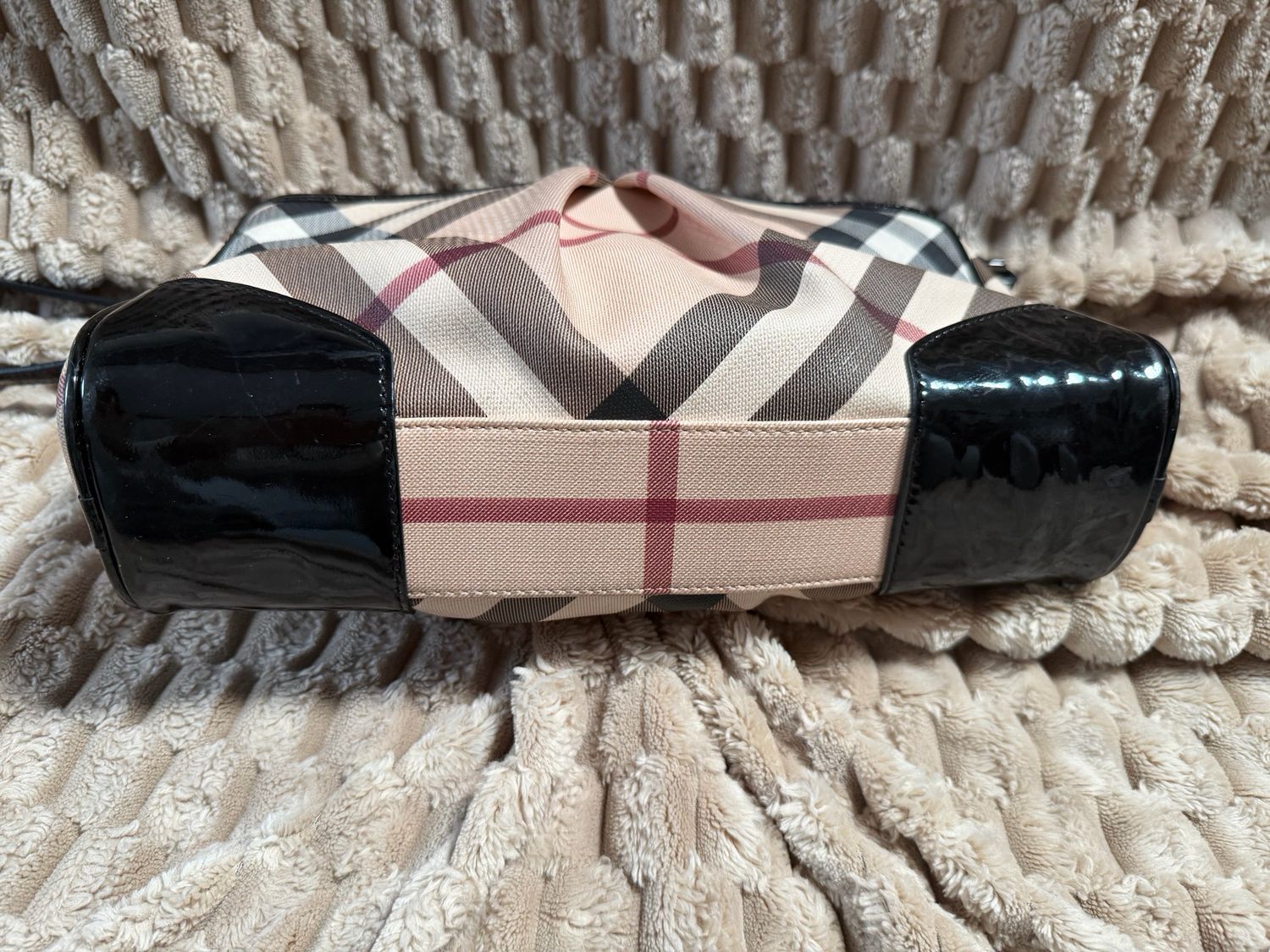 Burberry Novacheck Haymarket Messenger Sling