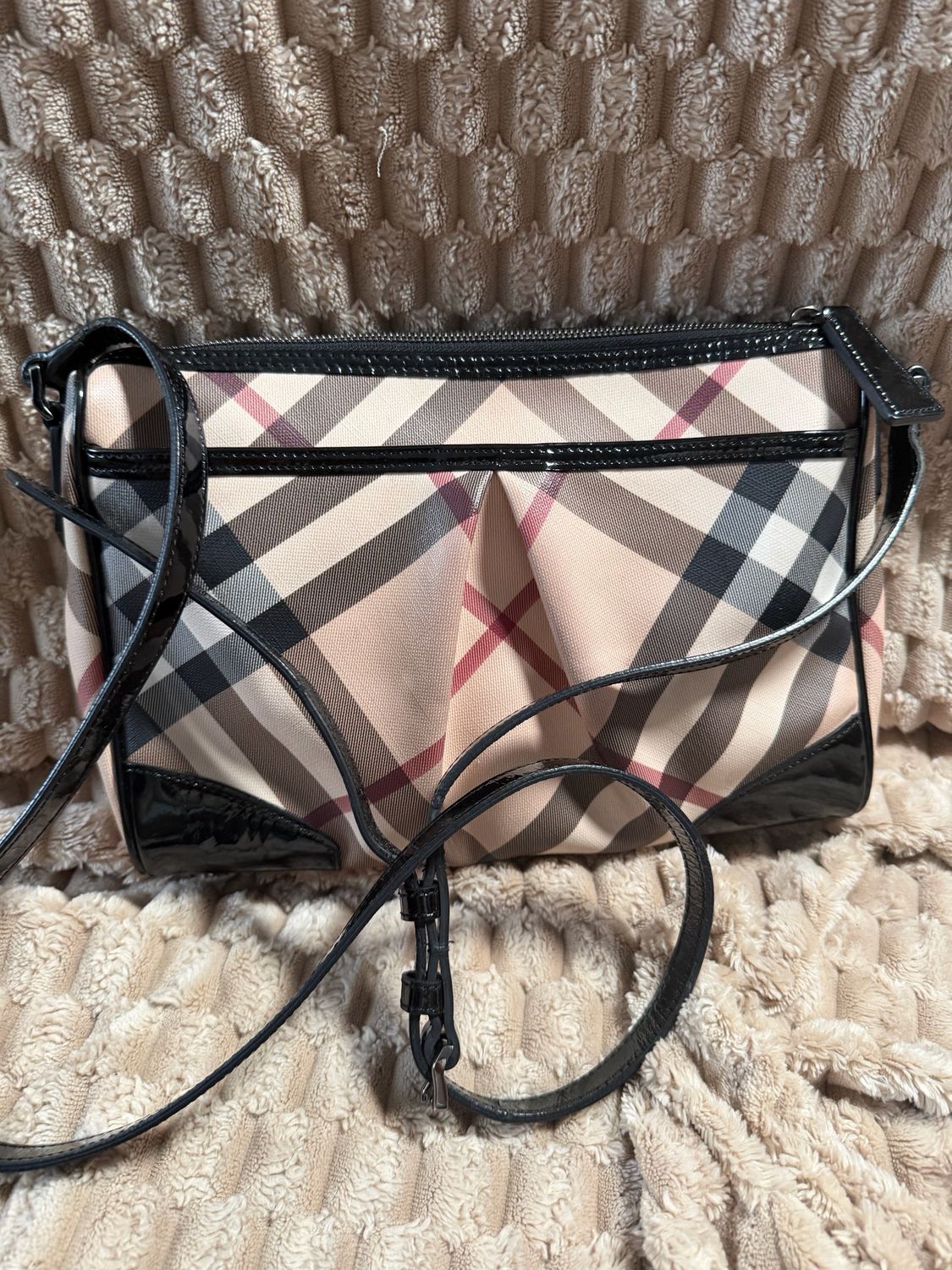 Burberry Novacheck Haymarket Messenger Sling