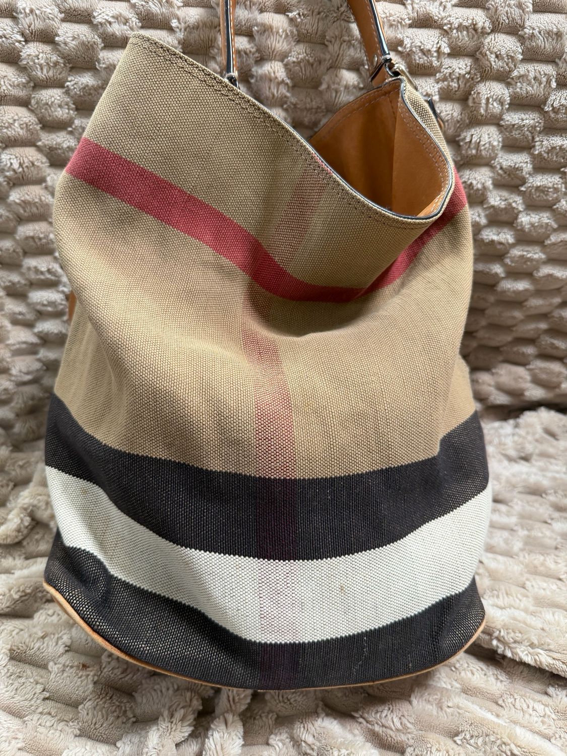 Burberry Ashby Bucket Nova Check Canvas Shoulder Sling