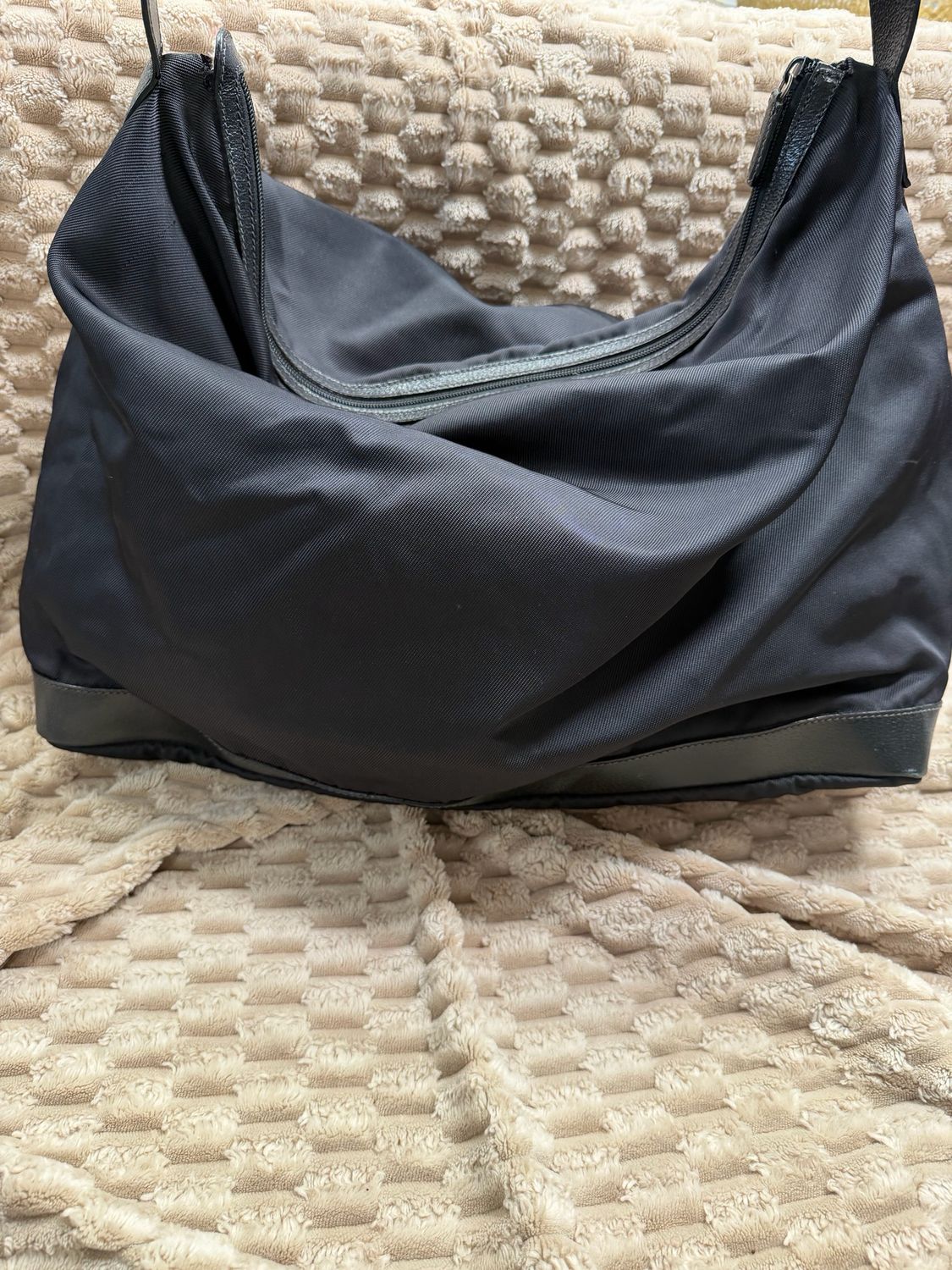 Gucci Nylon Messenger Sling Large Shoulder Hobo