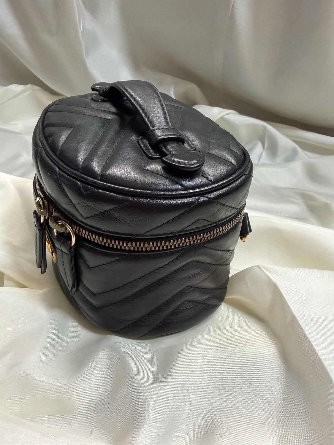 Gucci Marmont Backpack Leather Chevron Vanity Backpack in Black