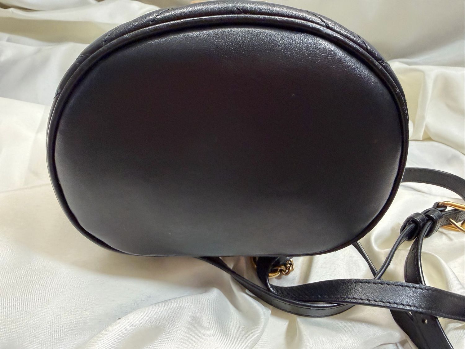 Gucci Marmont Backpack Leather Chevron Vanity Backpack in Black