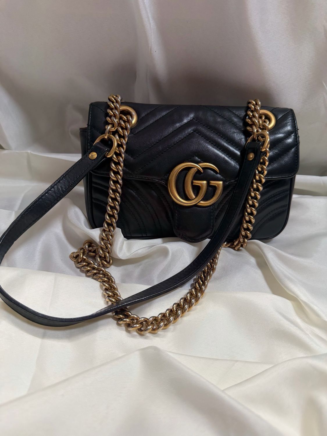 Gucci Marmont Matelasse Leather Front Flap Crossbody Small in Black