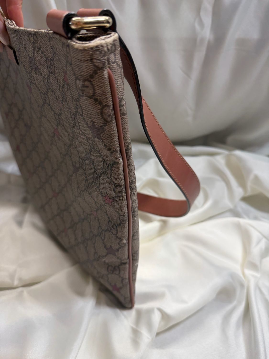 Gucci Flat Messenger Supreme Stars Crossbody