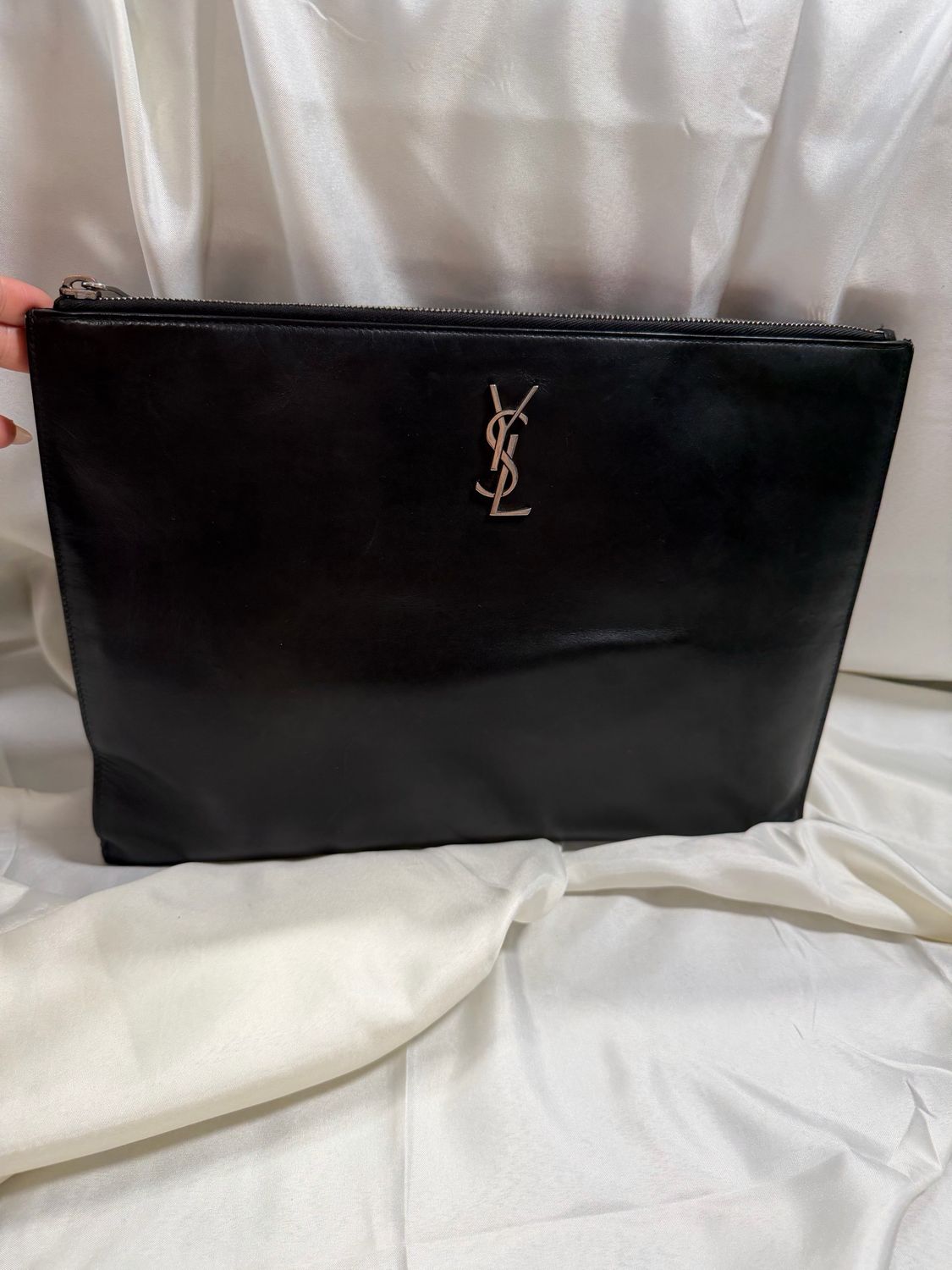 Yves Saint Laurent Zipper Smooth Calfskin Document Clutch Large in Black