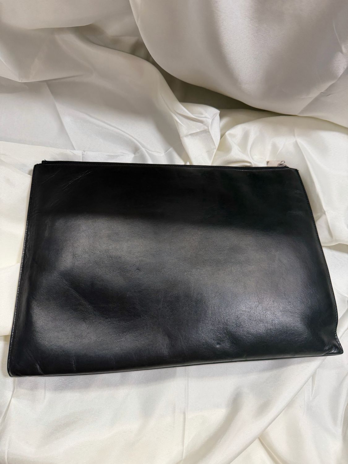 Yves Saint Laurent Zipper Smooth Calfskin Document Clutch Large in Black