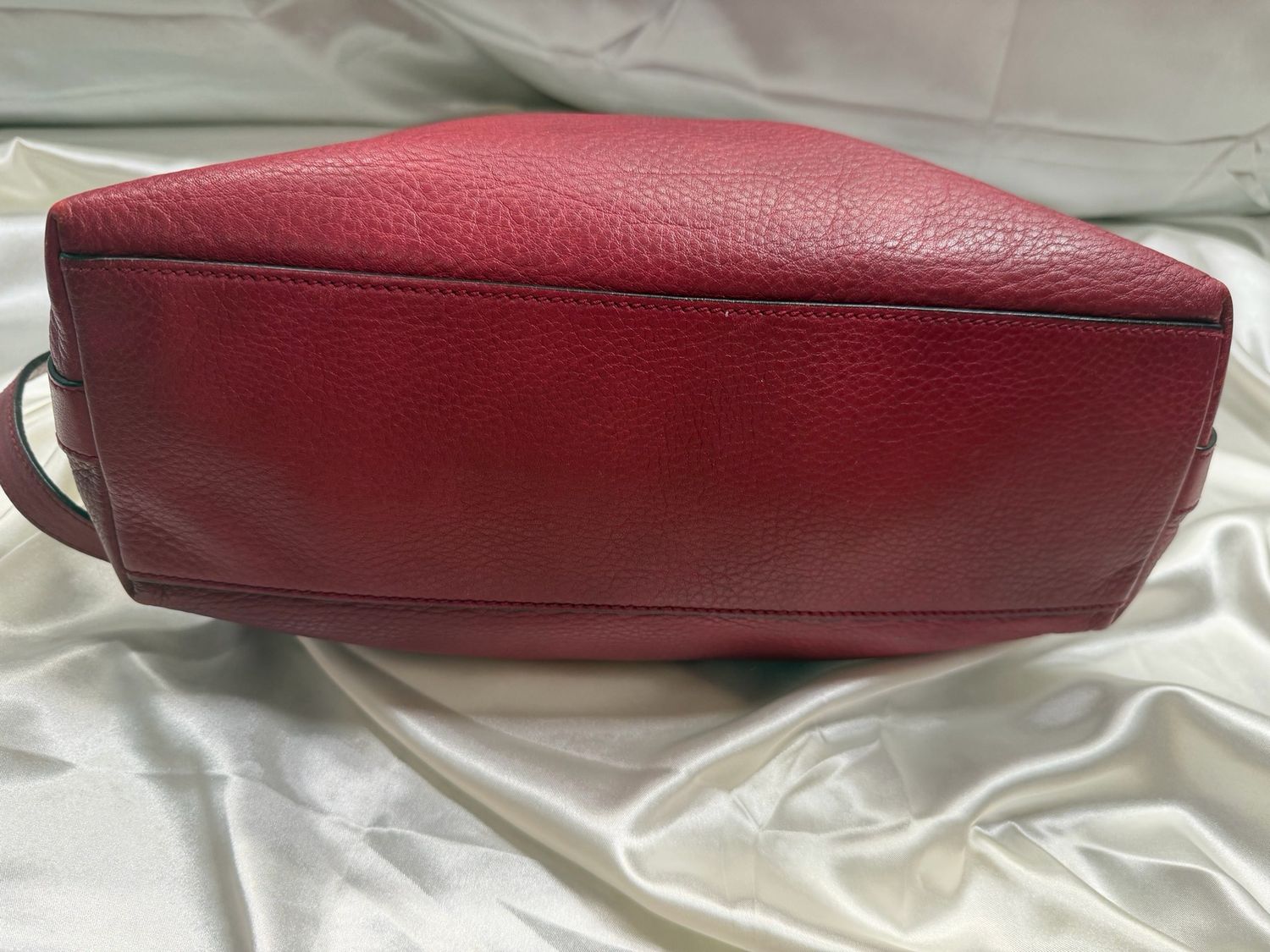 Gucci Pebbled Leather Hobo Miss Gg Sling in Red