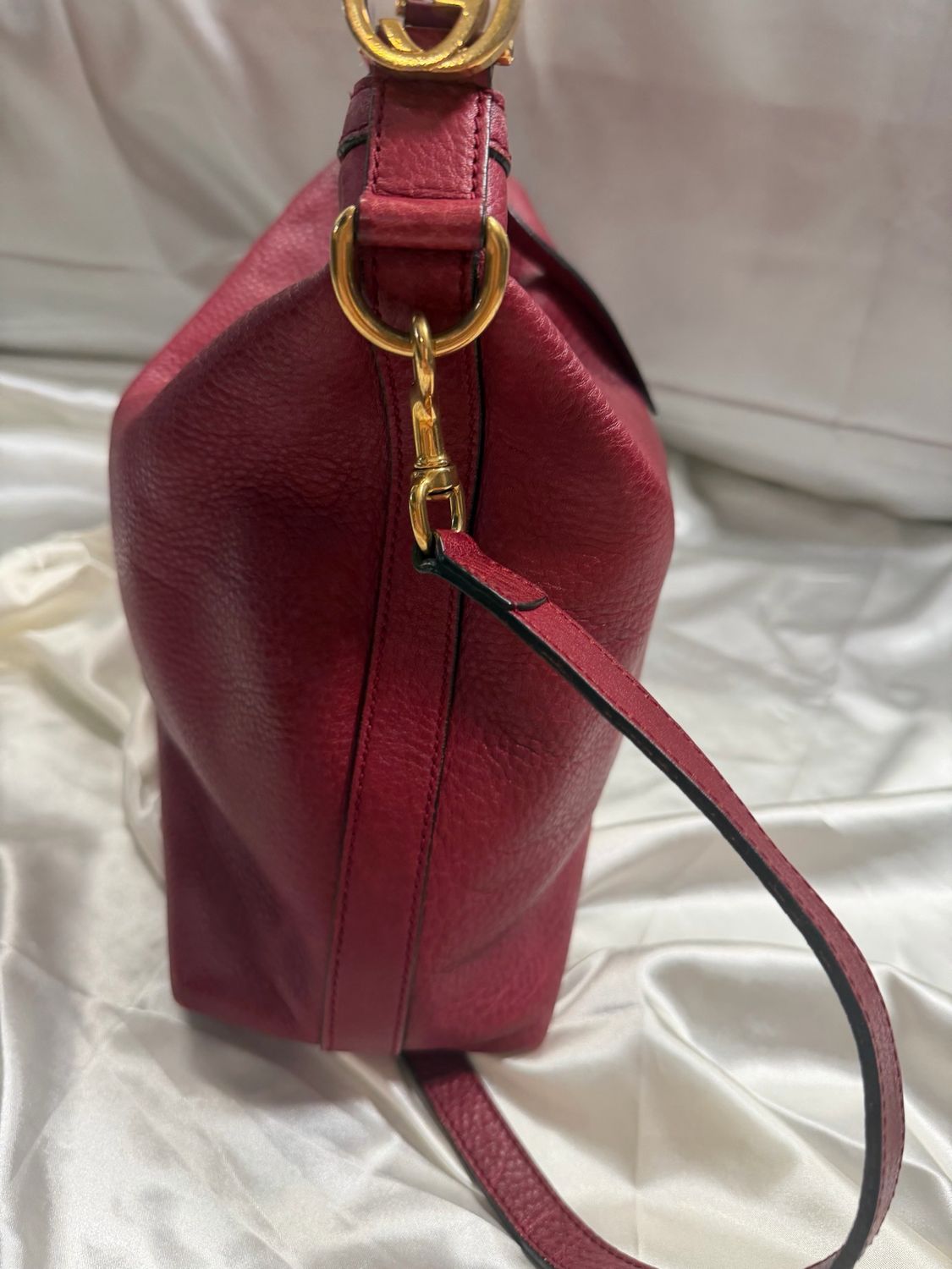 Gucci Pebbled Leather Hobo Miss Gg Sling in Red