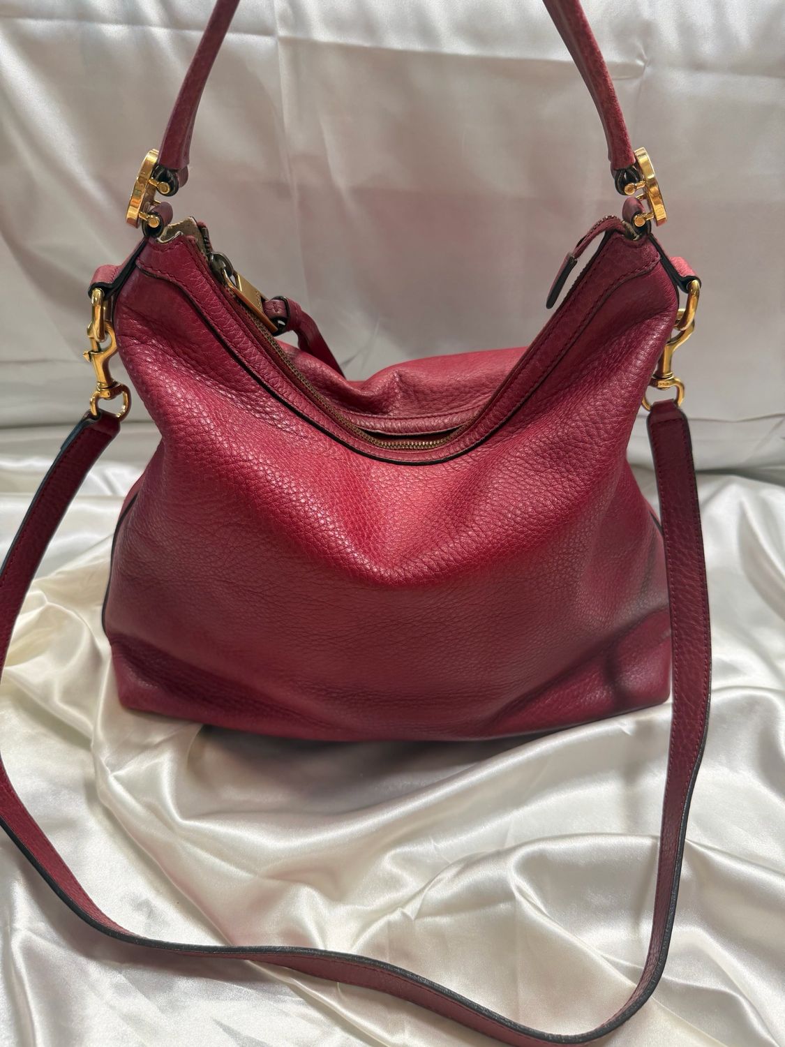 Gucci Pebbled Leather Hobo Miss Gg Sling in Red