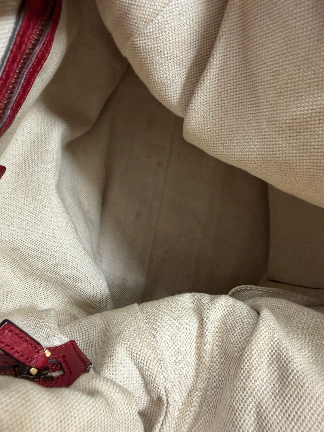 Gucci Pebbled Leather Hobo Miss Gg Sling in Red