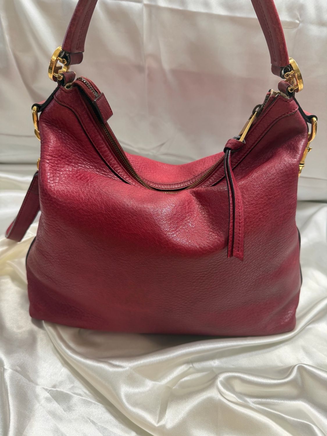Gucci Pebbled Leather Hobo Miss Gg Sling in Red