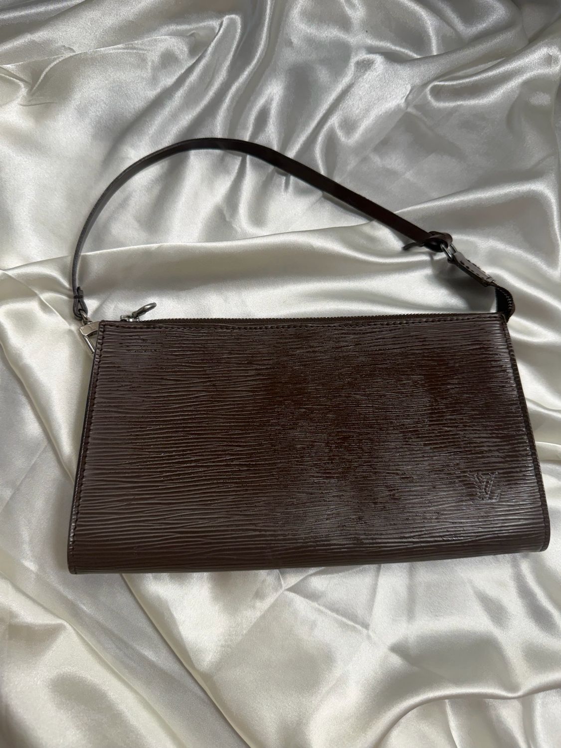 Louis Vuitton Epi Pochette Accesoires Moka Hobo Shoulder