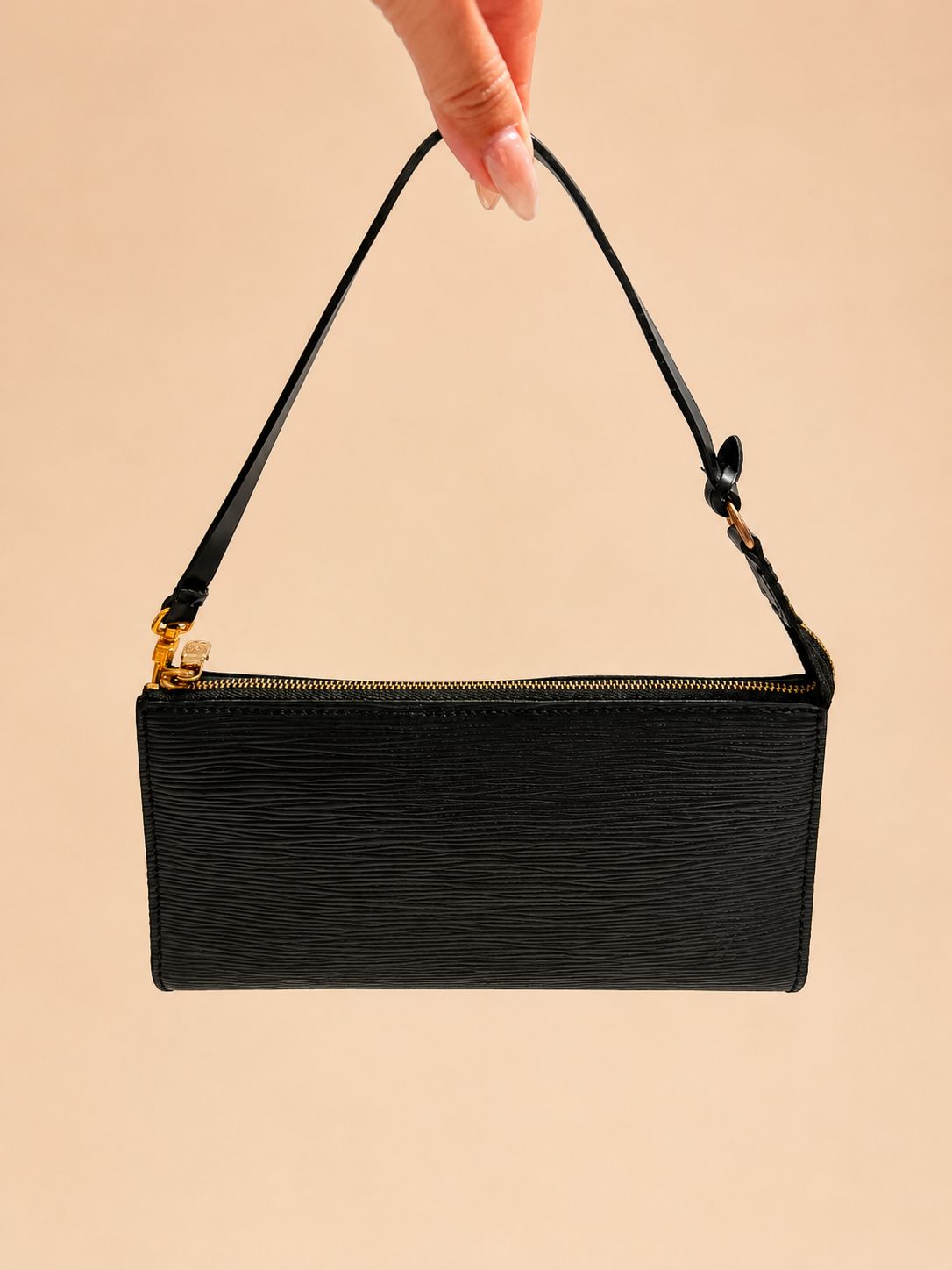 Louis Vuitton Epi Pochette Accesoires in Noir