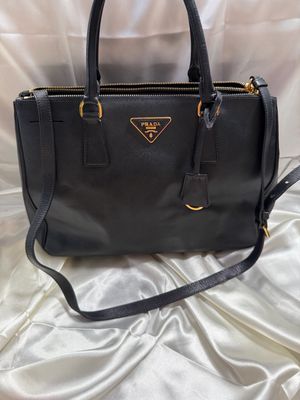 Prada Saffiano Luxe Double Zipper Messenger Crossbody in Black