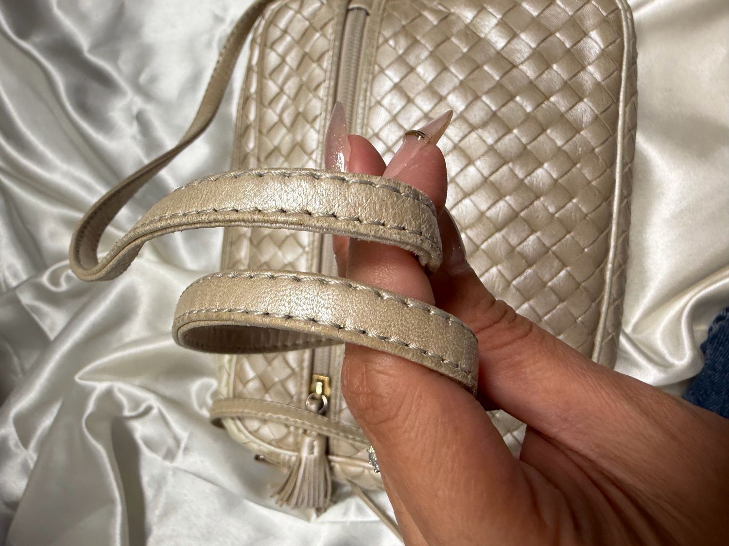 Bottega Veneta Intreciatto Nodini Vintage Camera Bag in Pearlu White Crossbody