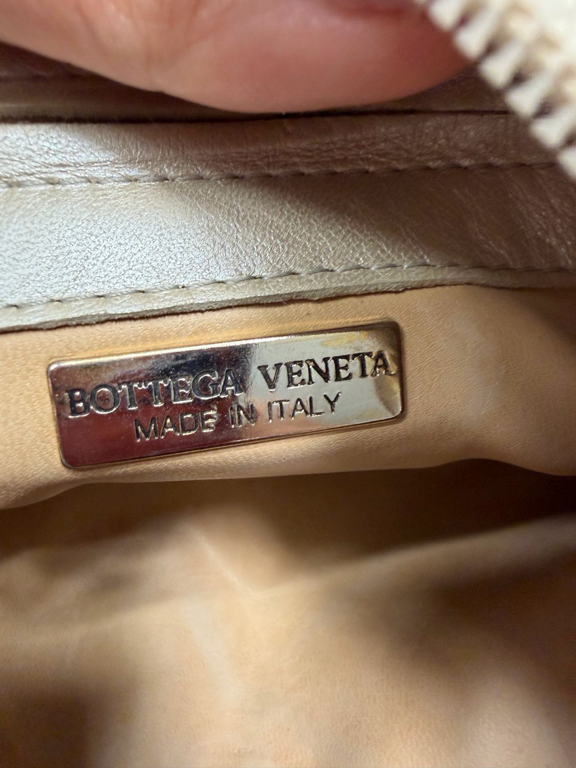 Bottega Veneta Intreciatto Nodini Vintage Camera Bag in Pearlu White Crossbody