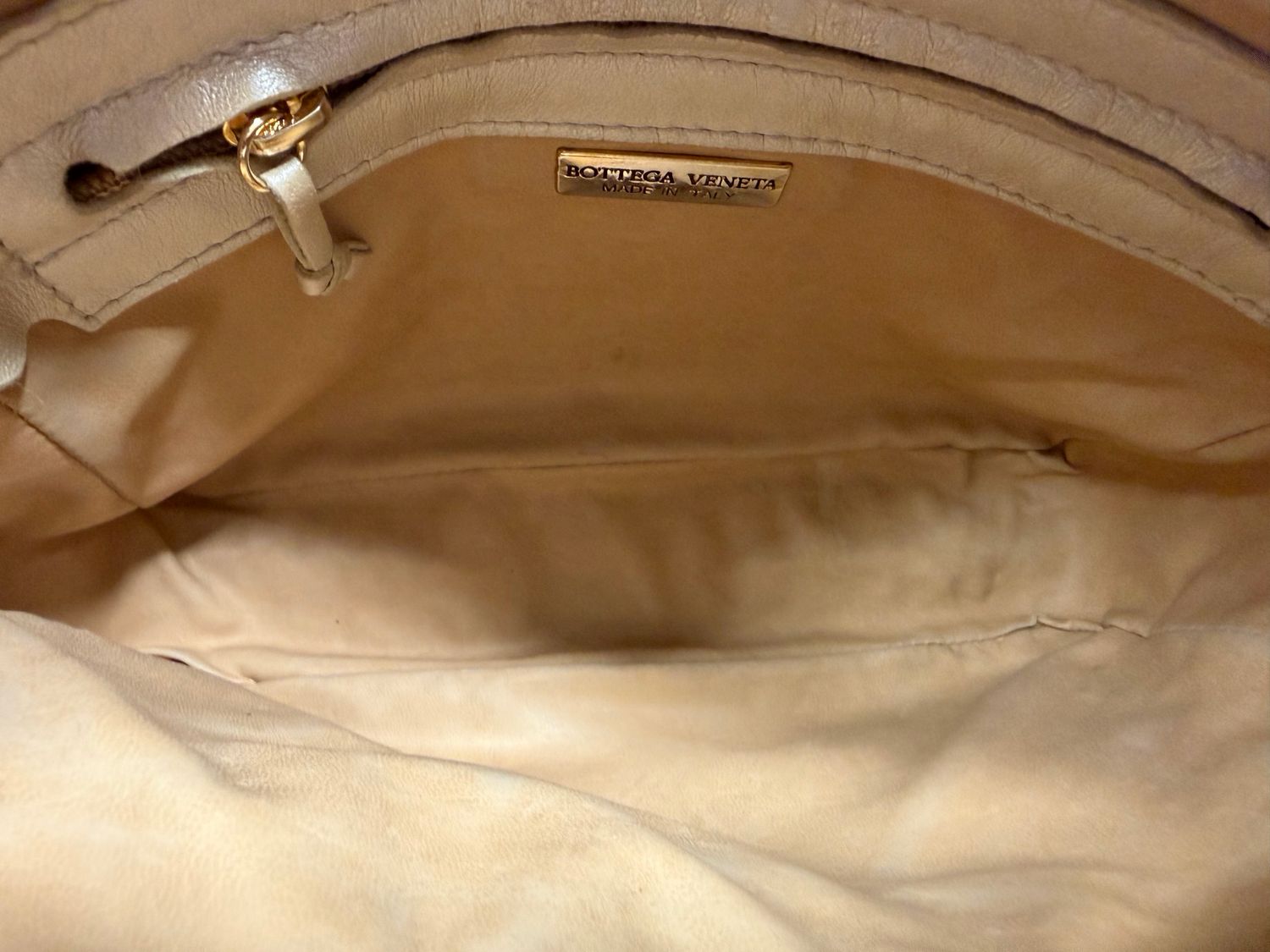 Bottega Veneta Intreciatto Nodini Vintage Camera Bag in Pearlu White Crossbody