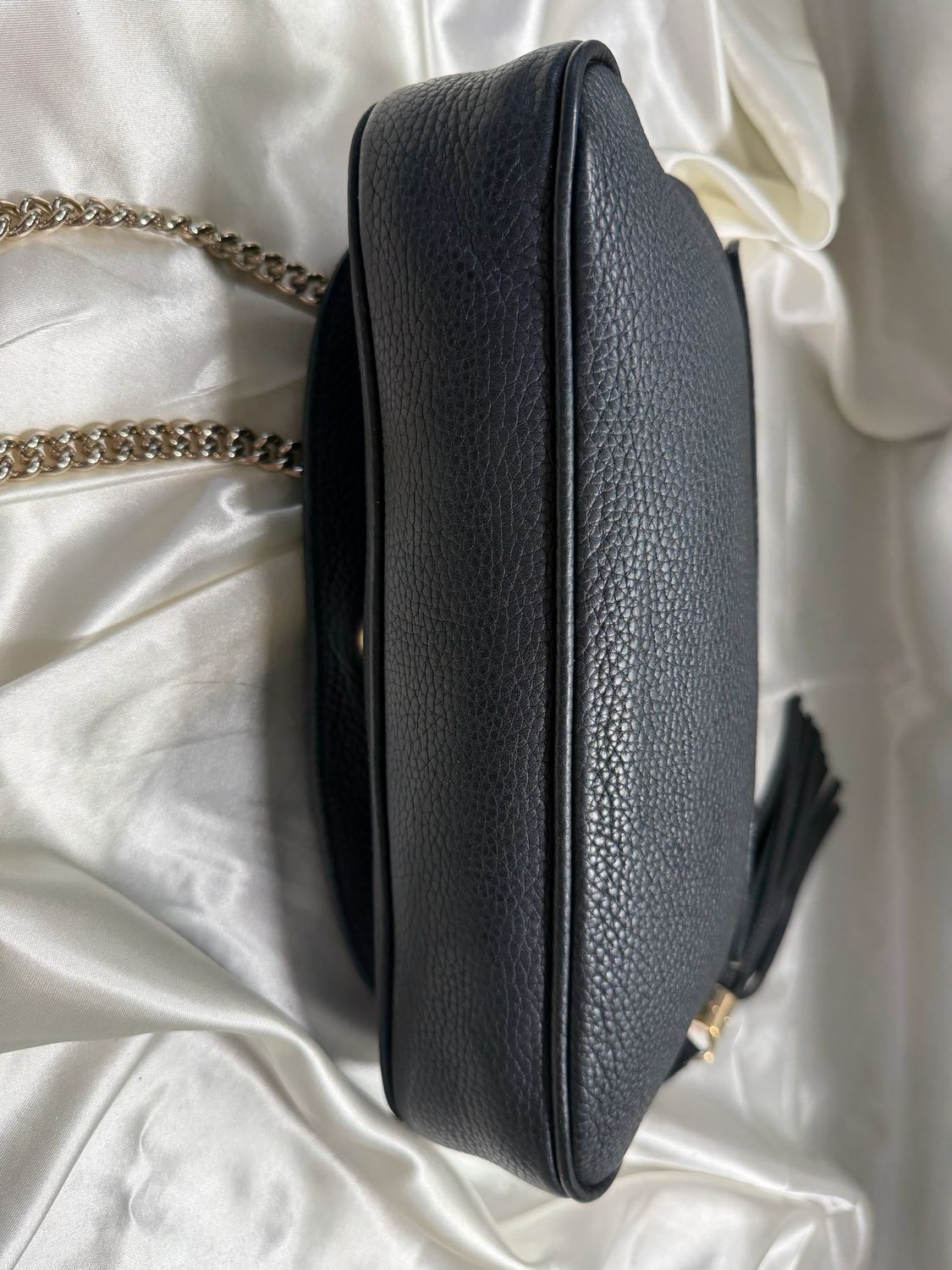 Gucci Pebbled Leather Soho Flap Chain Strap Medium Crossbody in Black