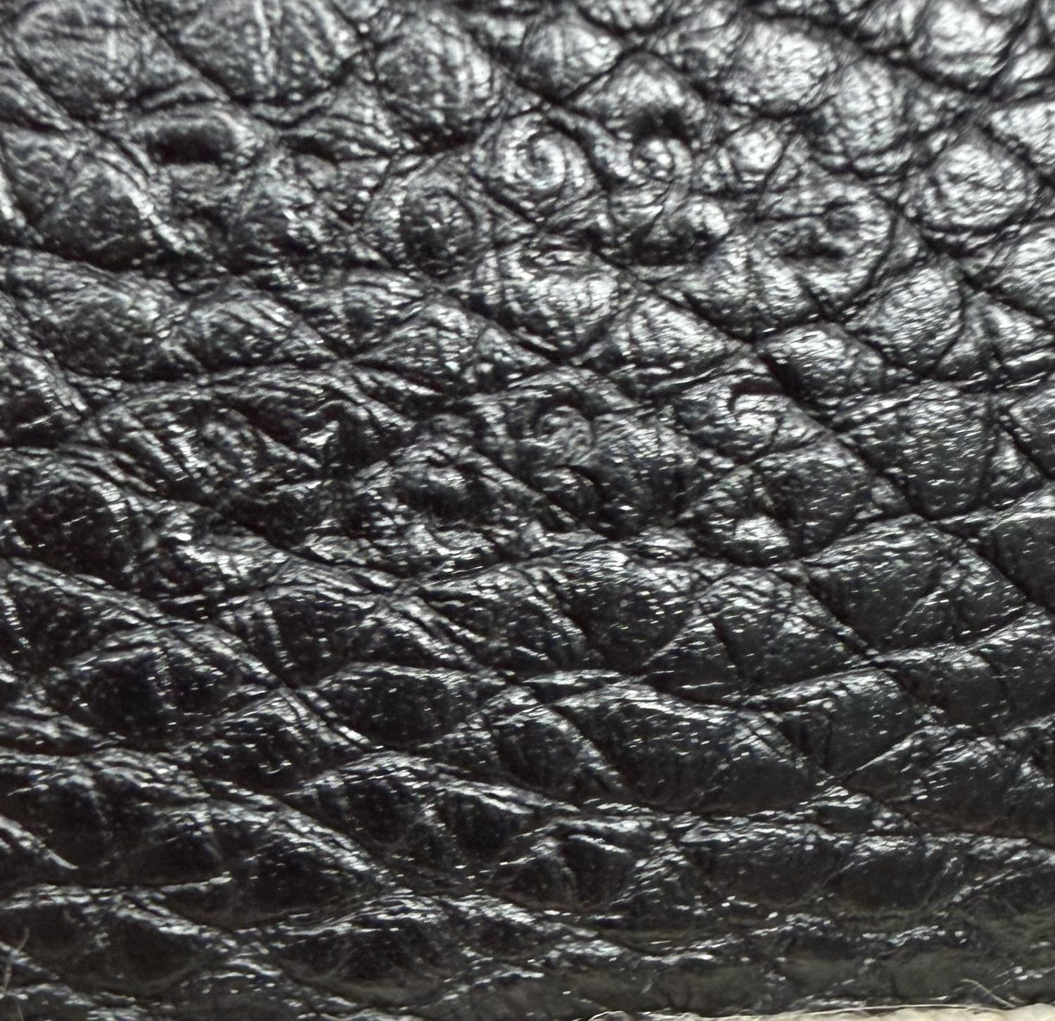 Gucci Pebbled Leather Soho Flap Chain Strap Medium Crossbody in Black