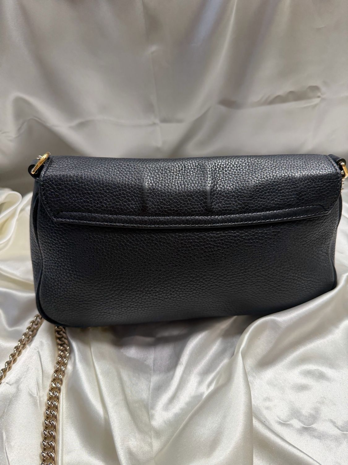 Gucci Pebbled Leather Soho Flap Chain Strap Medium Crossbody in Black