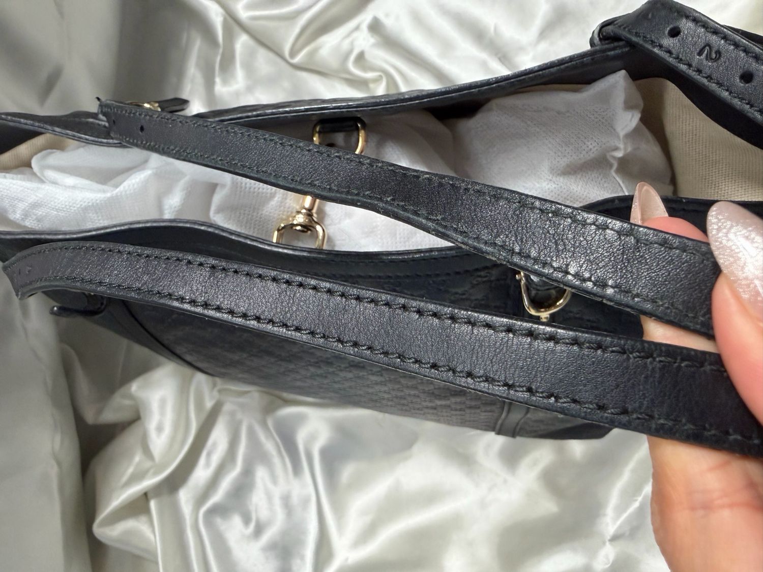 Gucci Microguccissima Nice Medium Tote Shoulder Bag in Black