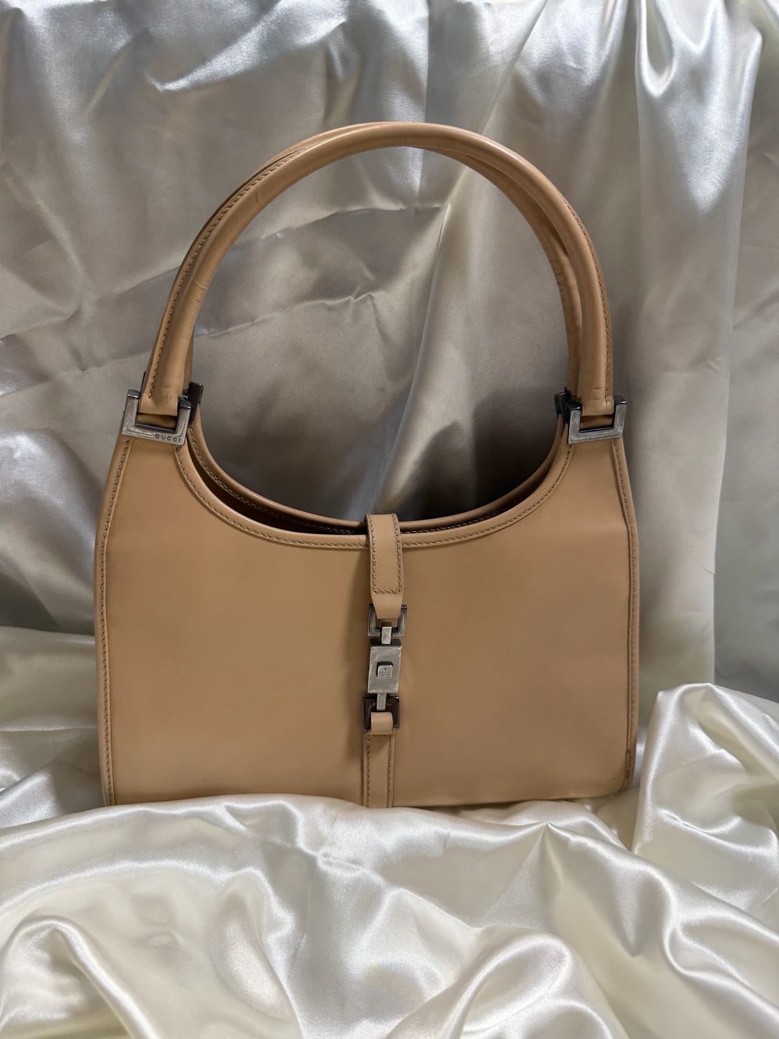 Gucci Jackie Bardot Piston Lock Tote in Nude